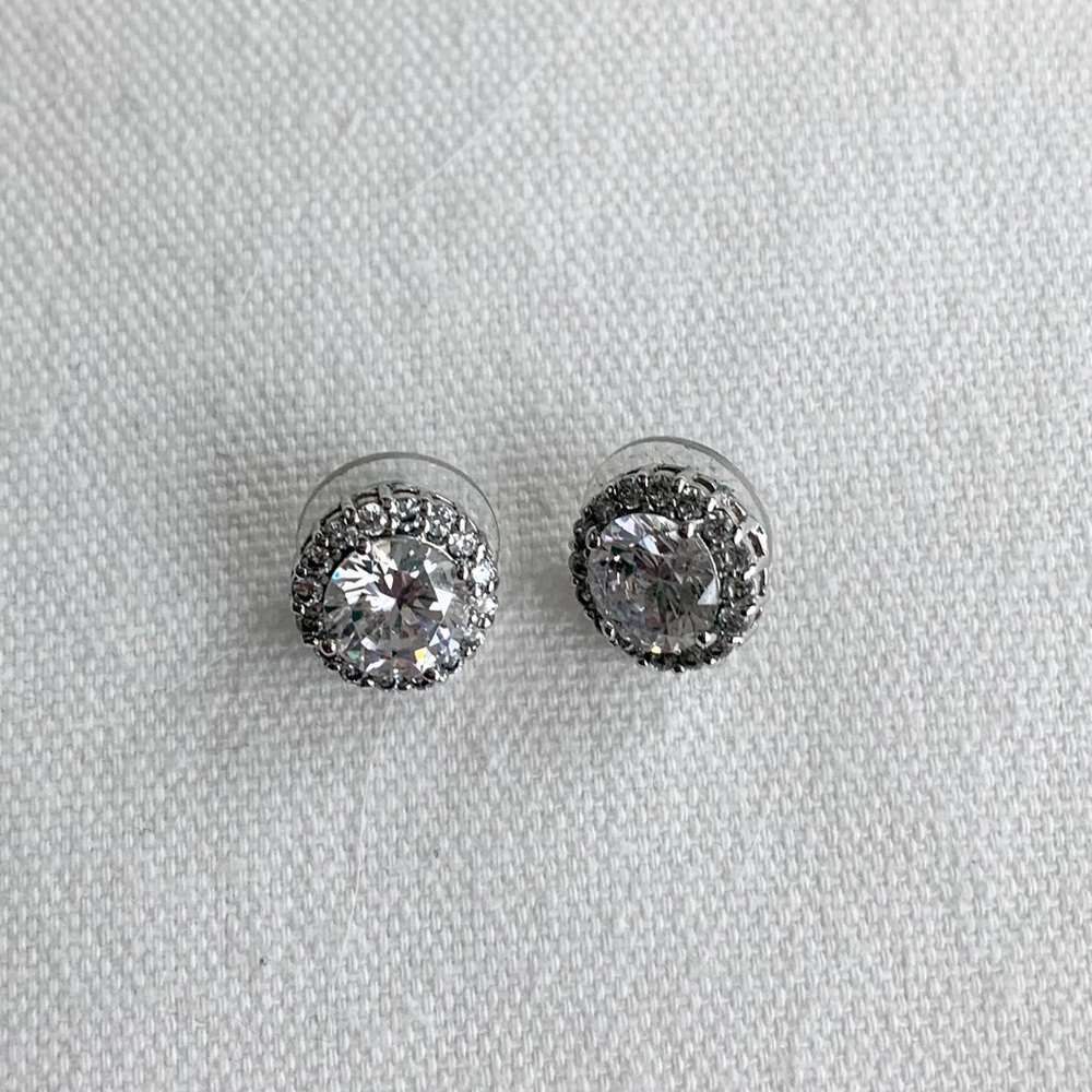 Nina Shoes cz diamond stud earring